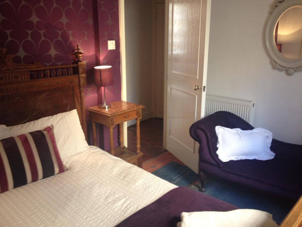 City Centre - Rivers Street, Quiet 2 Bed Ground Floor Georgian Garden Apartment 바스 객실 사진